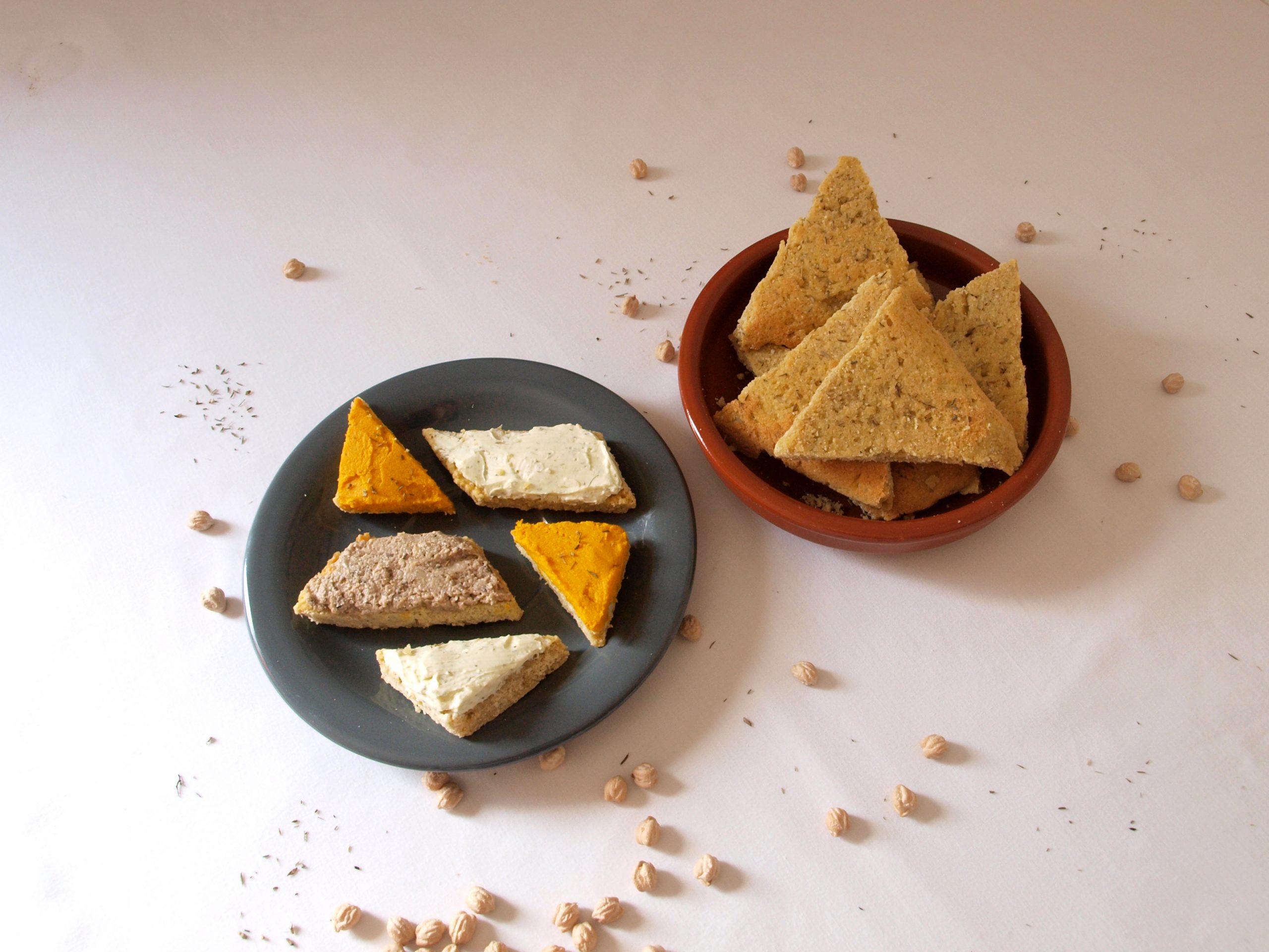 Pan de garbanzos con tomillo